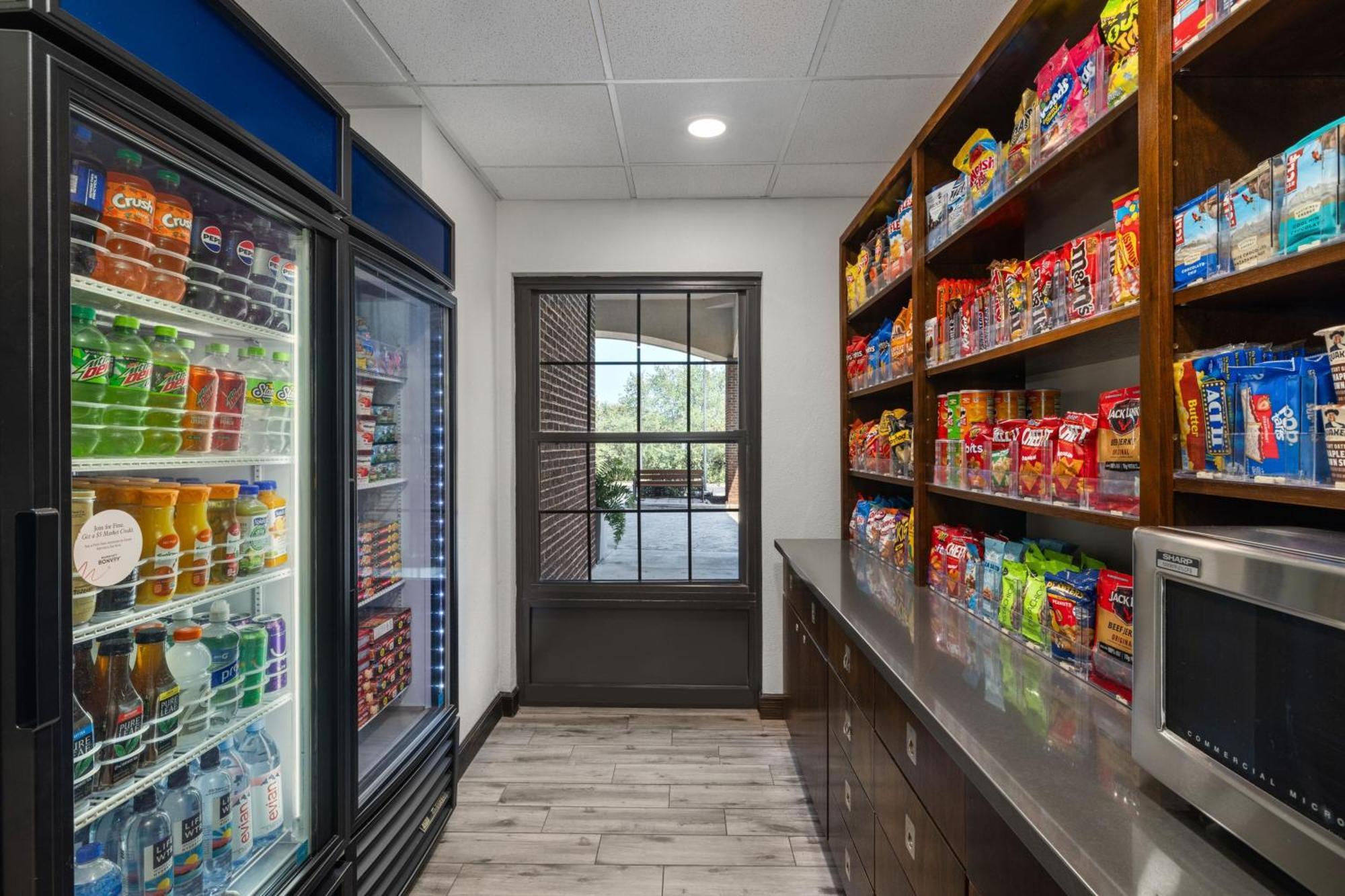 Four Points By Sheraton Greensboro Airport Екстериор снимка