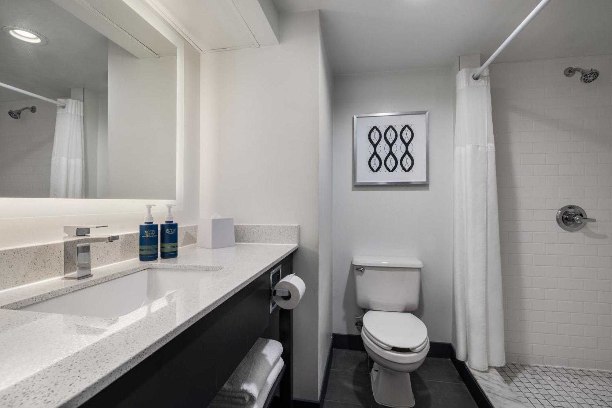 Four Points By Sheraton Greensboro Airport Екстериор снимка