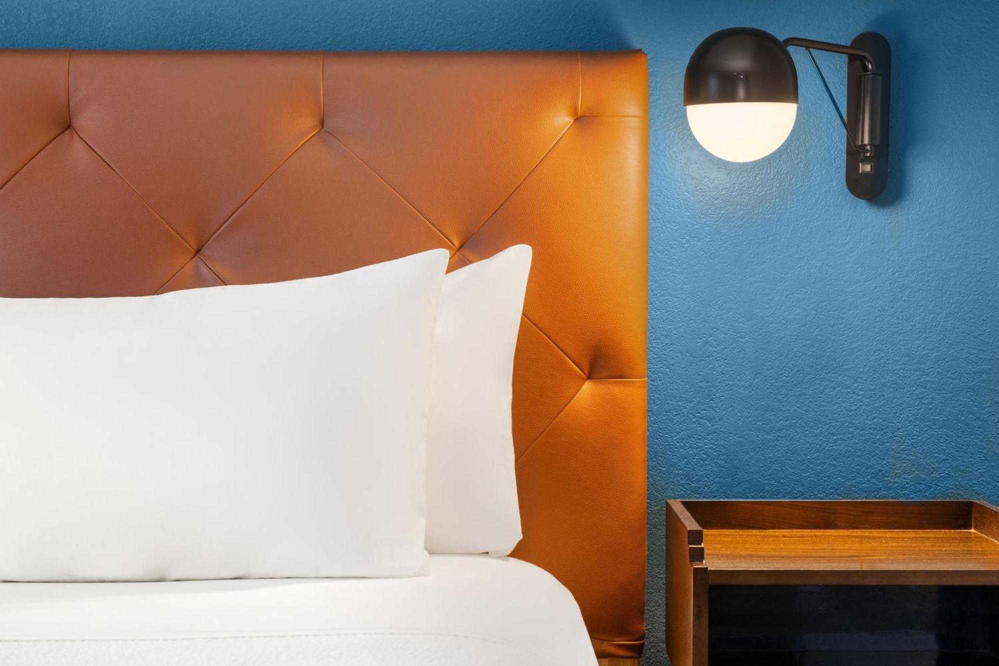 Four Points By Sheraton Greensboro Airport Екстериор снимка