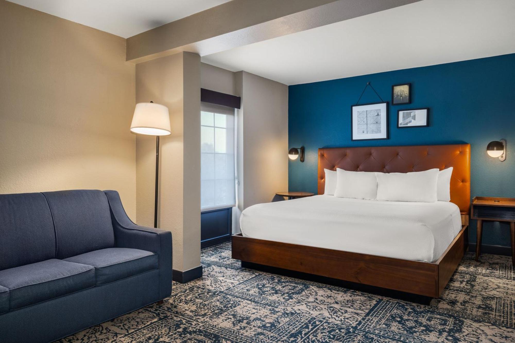Four Points By Sheraton Greensboro Airport Екстериор снимка