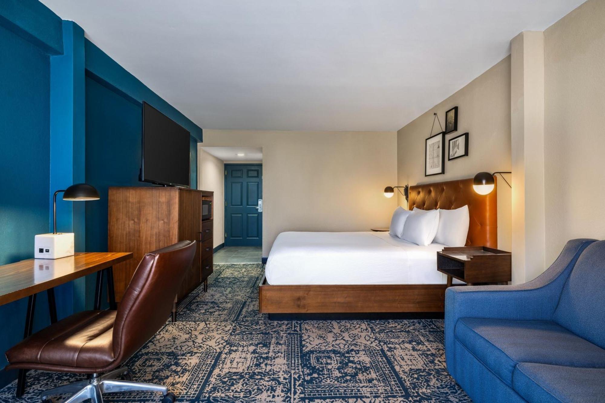 Four Points By Sheraton Greensboro Airport Екстериор снимка