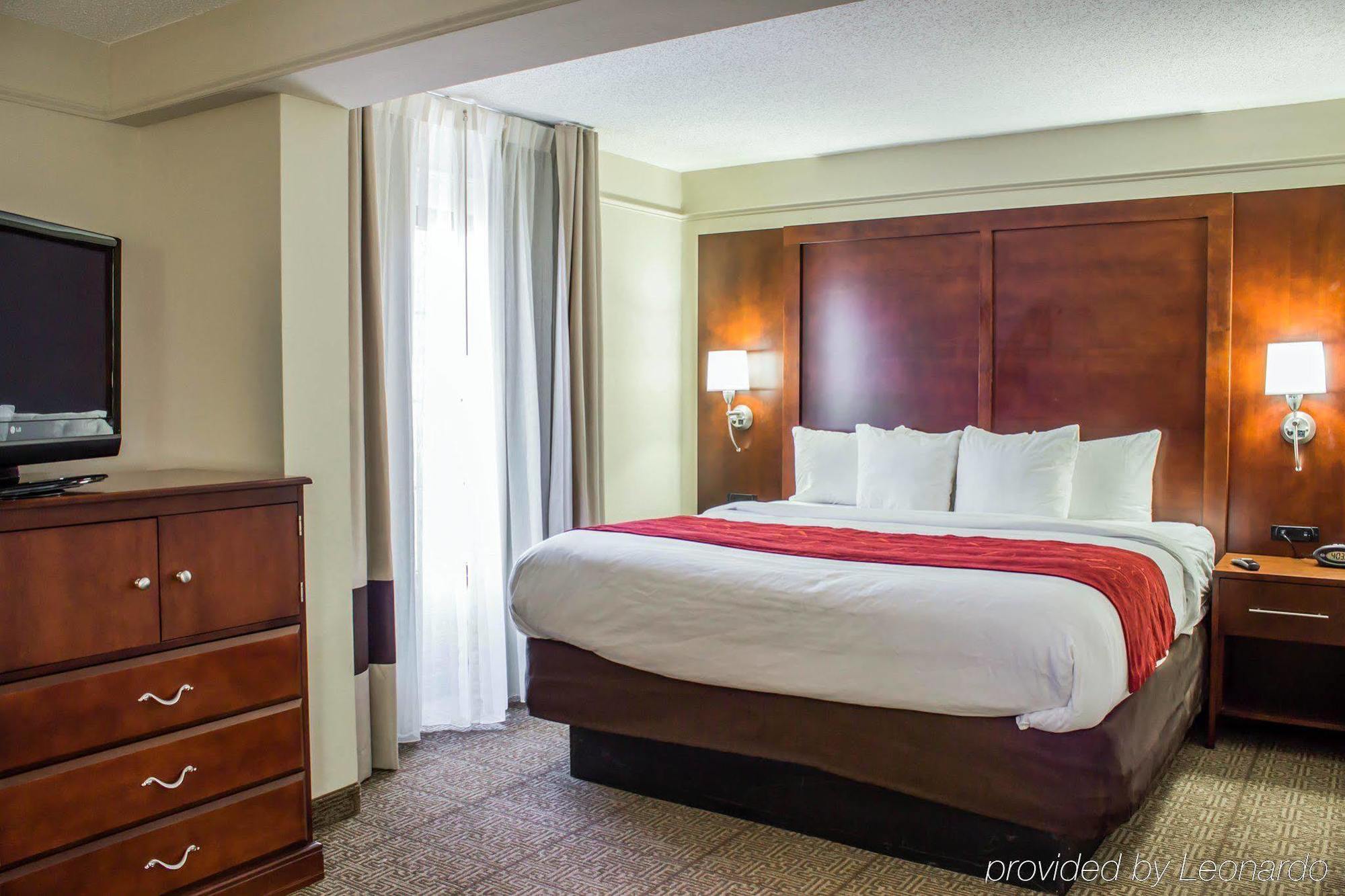 Four Points By Sheraton Greensboro Airport Екстериор снимка